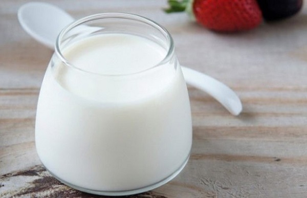 Bị viêm họng nên ăn sữa chua không?